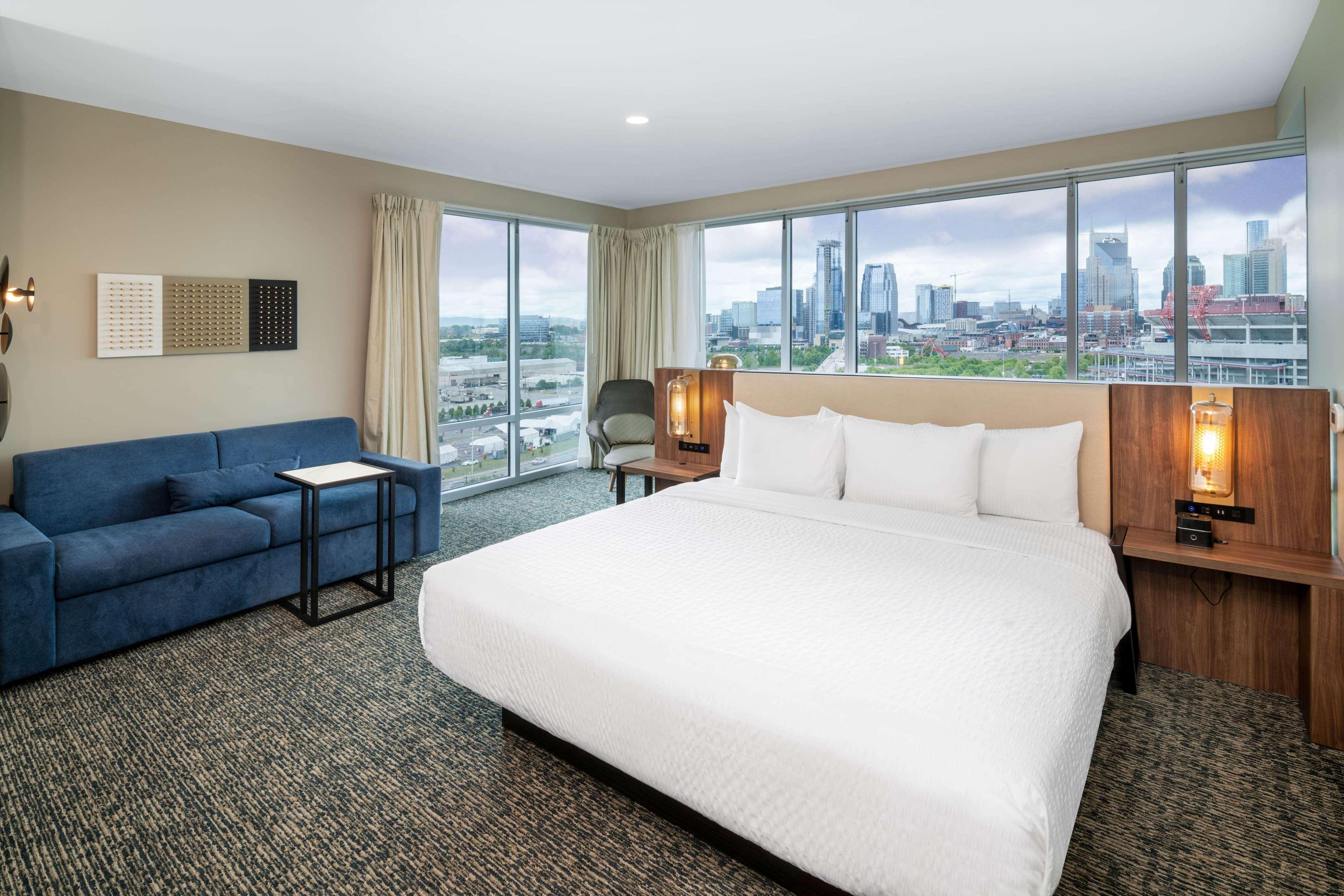 La Quinta & By Wyndham Downtown Stadium Nashville