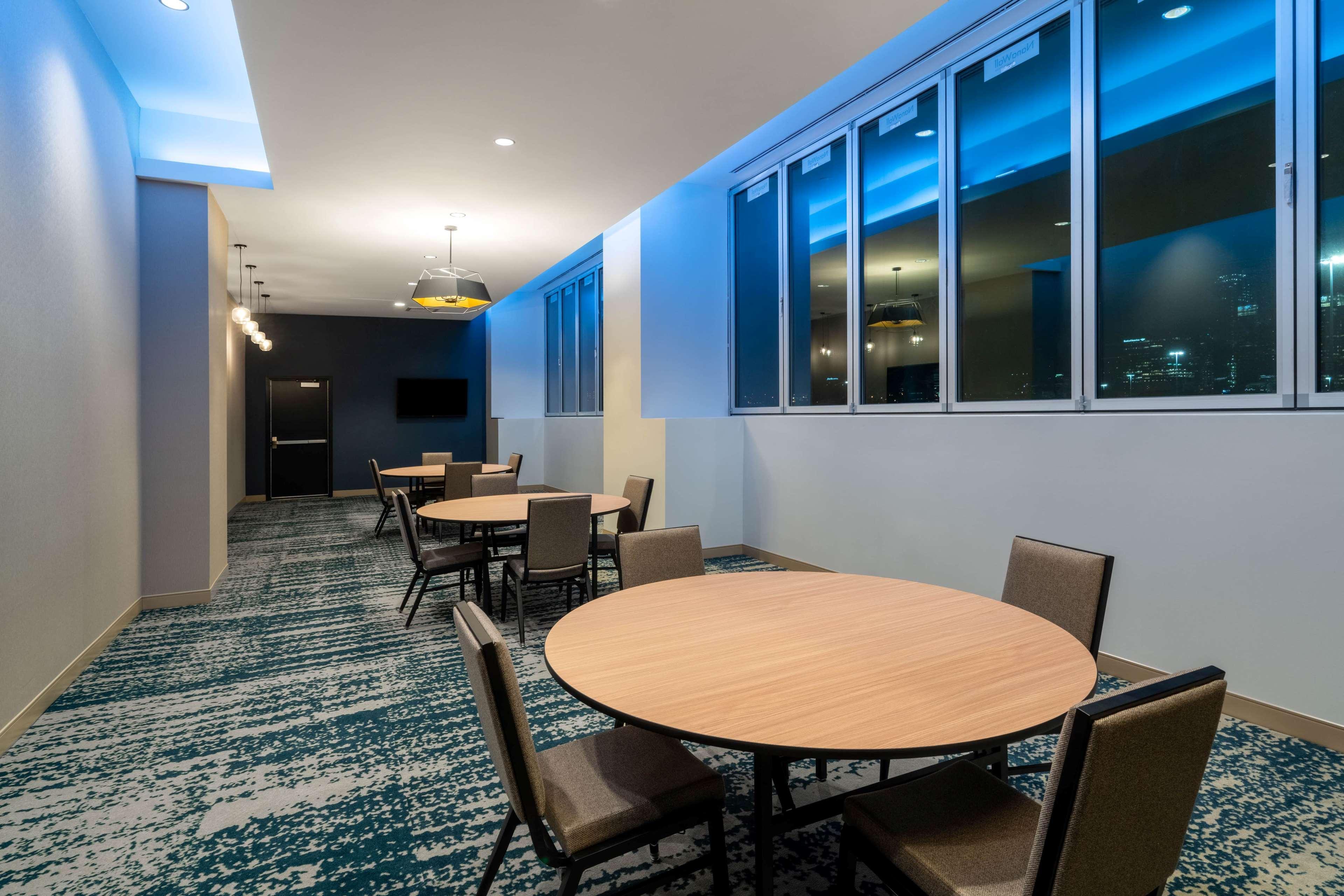 Hotel La Quinta & By Wyndham Downtown Stadium